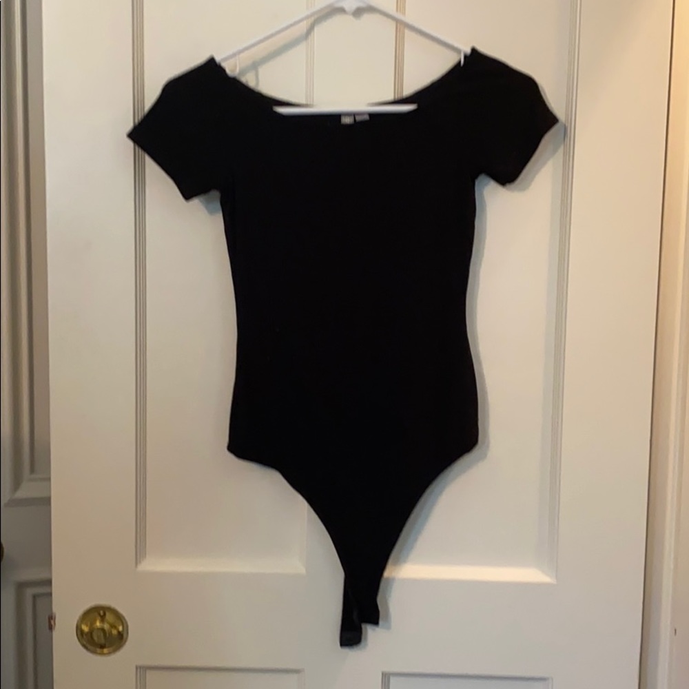 Gf the shoulder black soft bodysuit